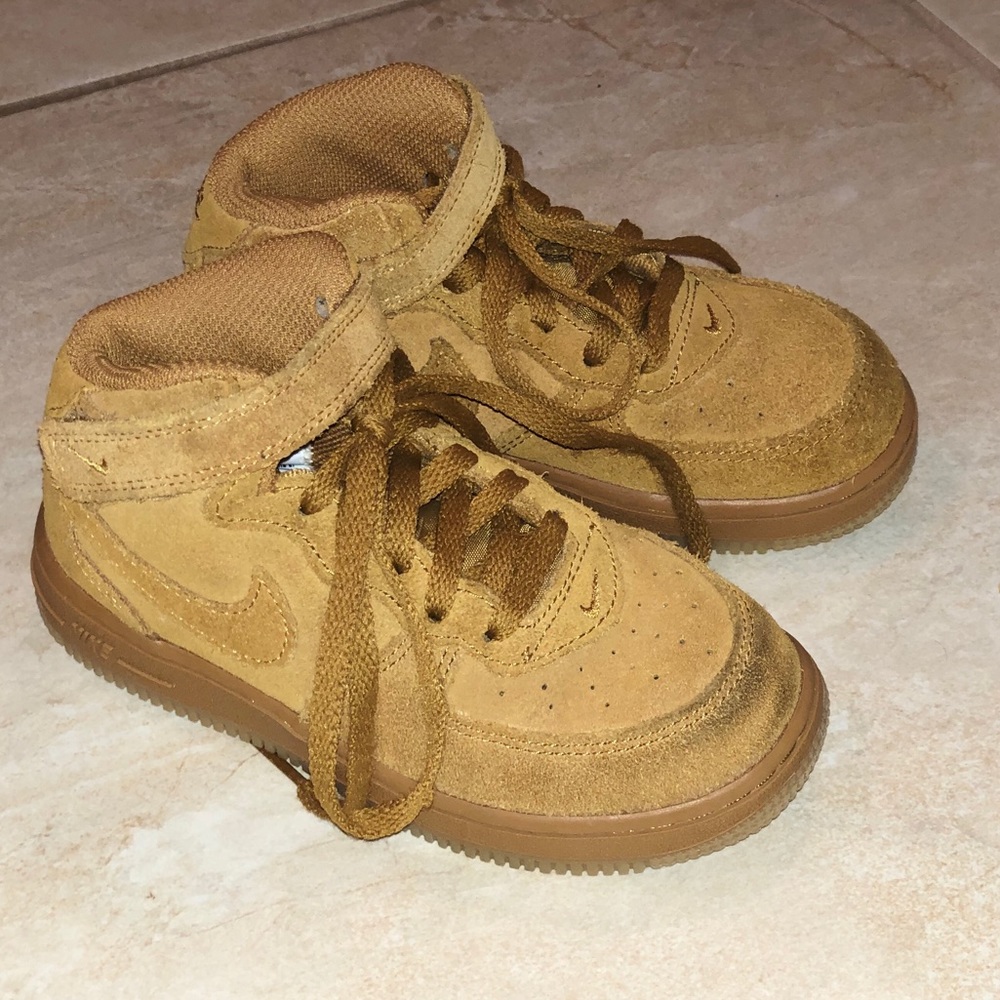 Wheat colored suede boys Nike’s